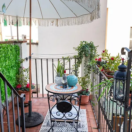 House Of Happy With Terrace Florence