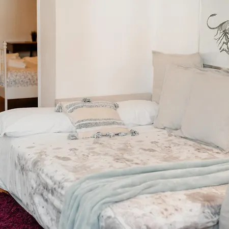 House Of Happy With Terrace Apartmán