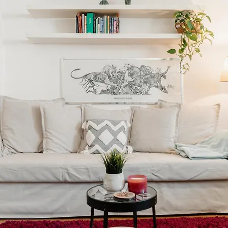 House Of Happy With Terrace Apartmán