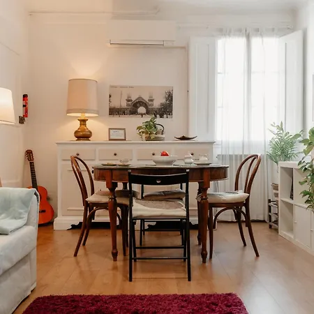 House Of Happy With Terrace Apartmán